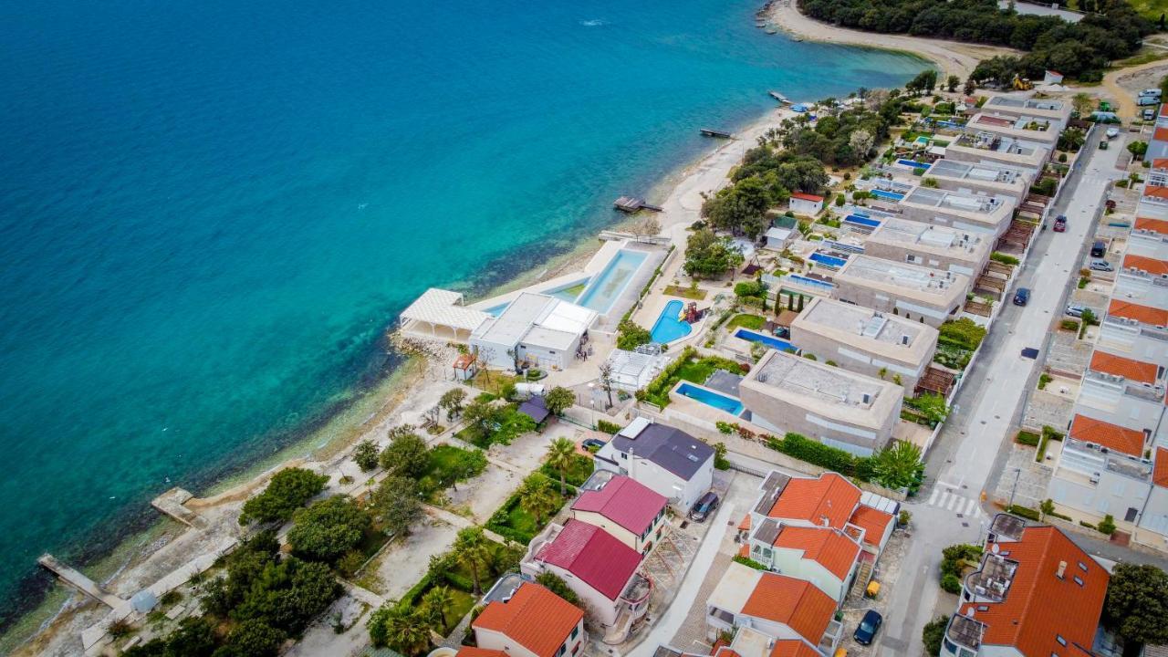 Locus Apartments Петрчане Экстерьер фото