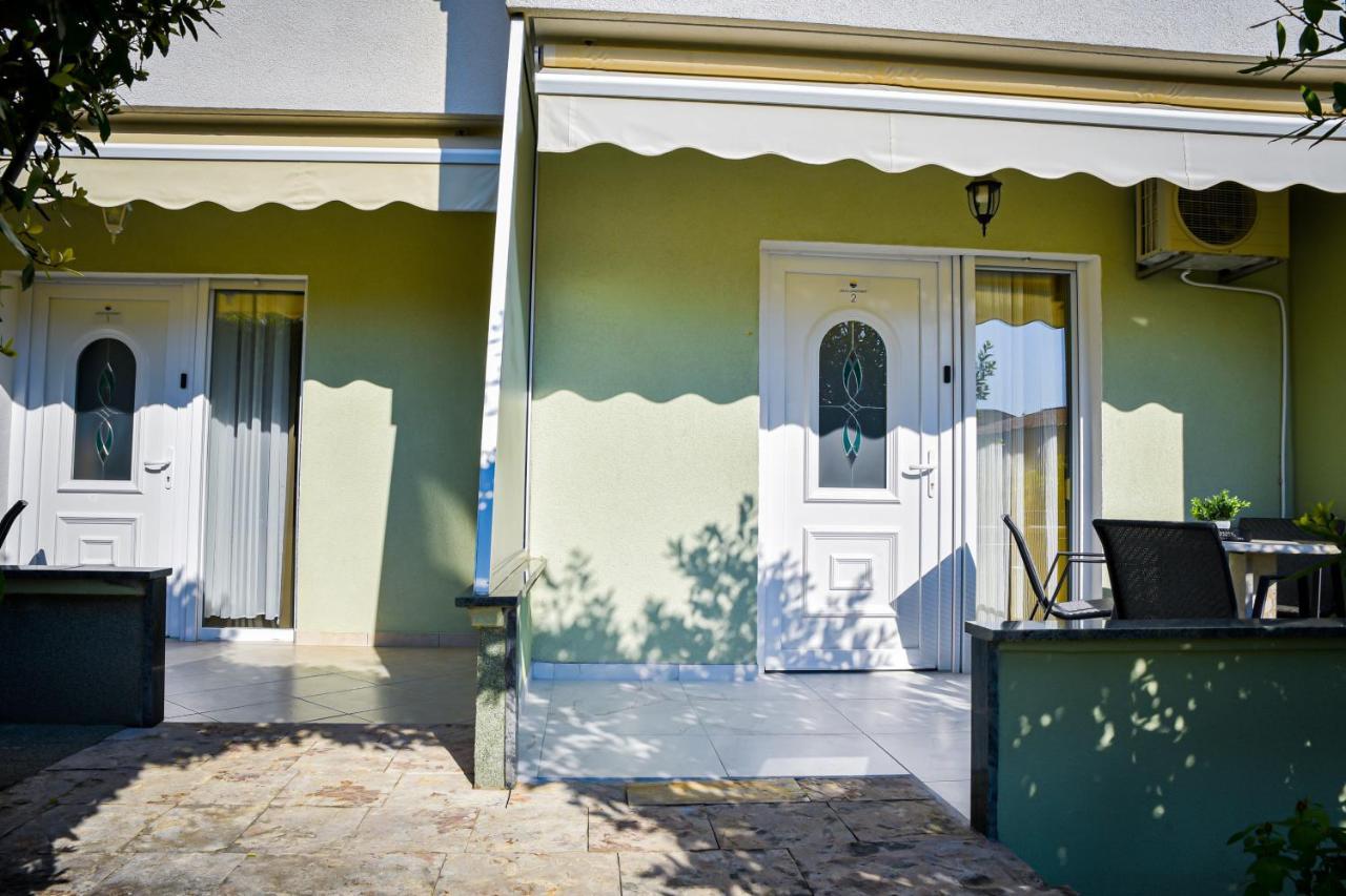 Locus Apartments Петрчане Экстерьер фото