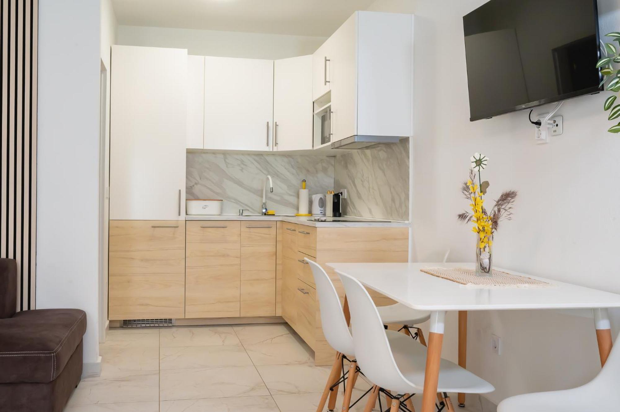 Locus Apartments Петрчане Экстерьер фото