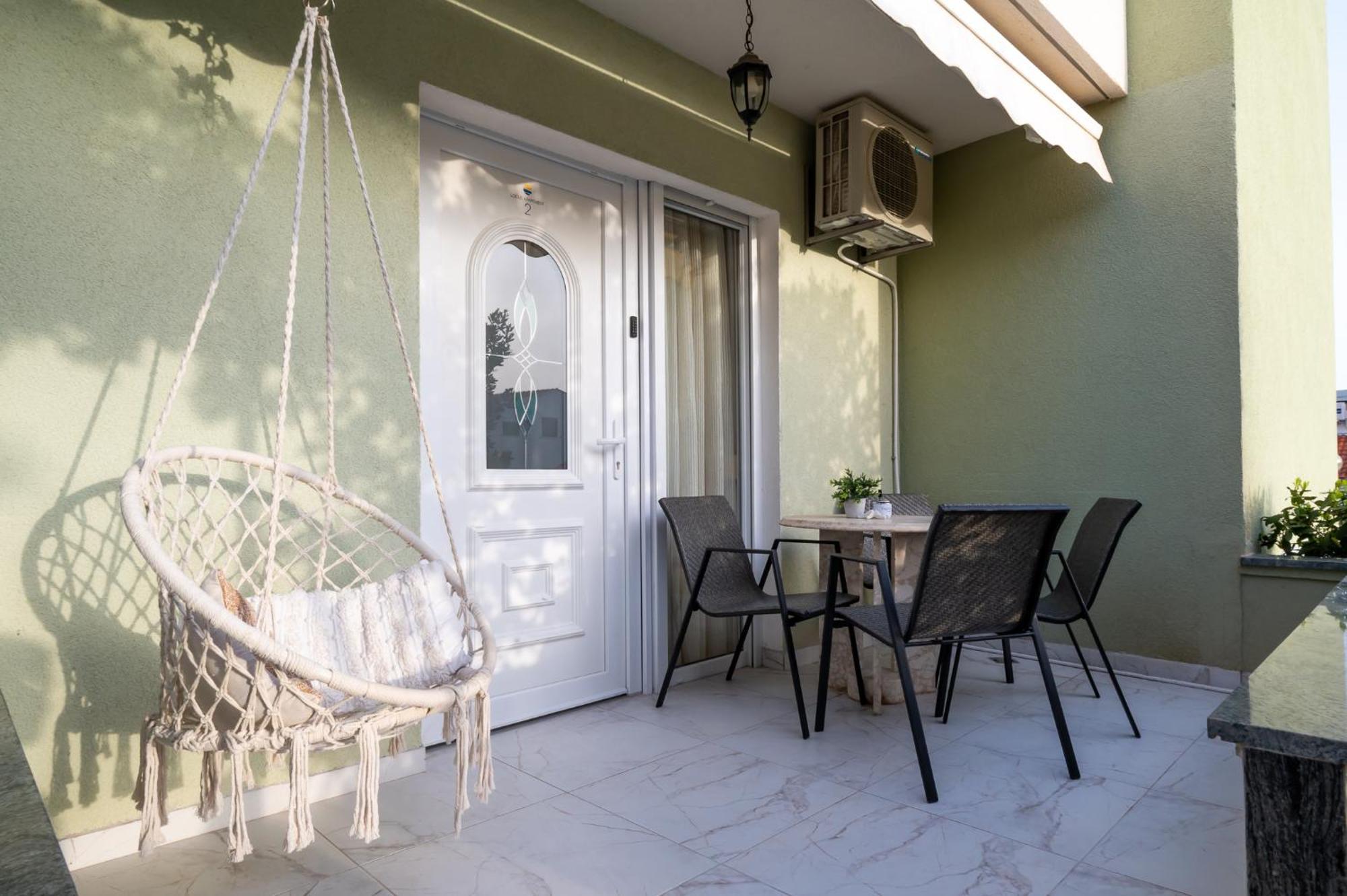 Locus Apartments Петрчане Экстерьер фото