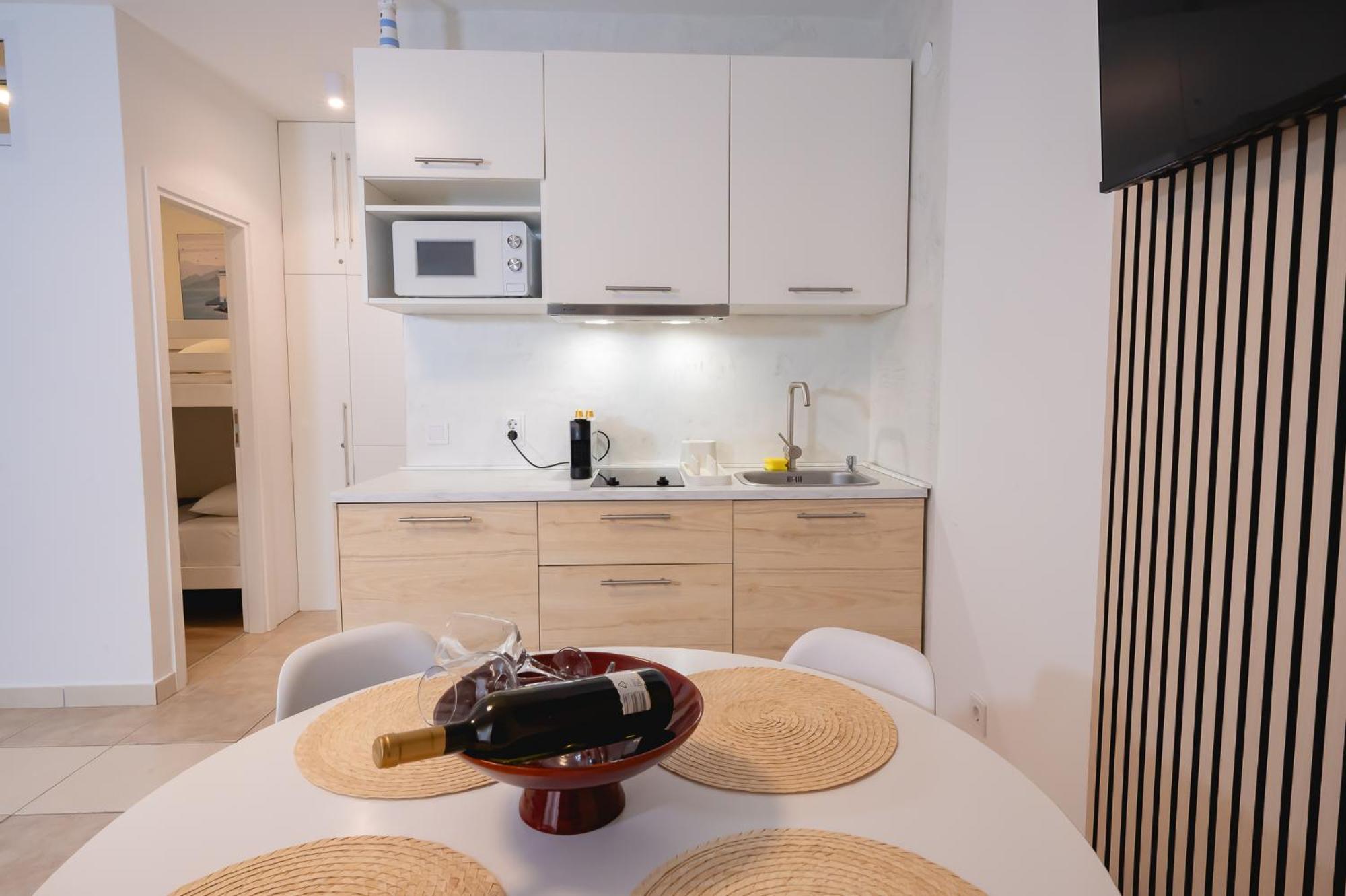 Locus Apartments Петрчане Экстерьер фото